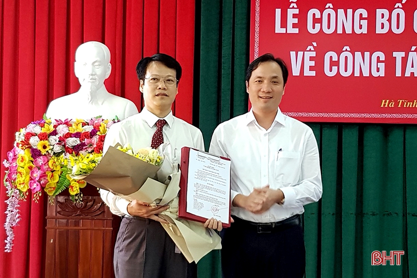  Trao quyết định bổ nhiệm Phó Giám đốc Sở LĐ-TB&XH Hà Tĩnh