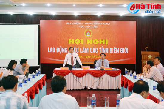 Tăng cường quản lý, bảo vệ quyền lợi của người Việt Nam làm việc tại Lào