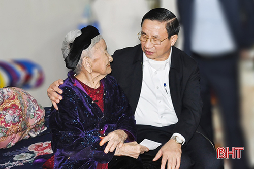 Hà Tĩnh có 644 cụ tuổi thọ từ 100 tuổi trở lên