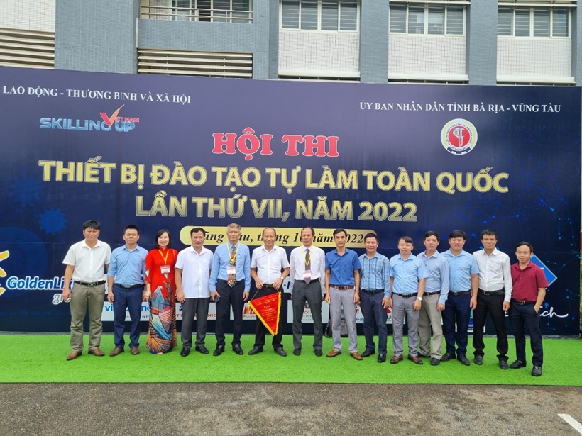 Đoàn Thi thiết bị đào tạo tự làm Hà Tĩnh đạt thành tích xuất sắc trong Hội thi thiết bị đào tạo tự làm toàn quốc năm 2022