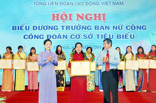 Nữ CNVC ngành VH-TT&DL Hà Tĩnh trong thời kỳ CNH-HĐH đất nước