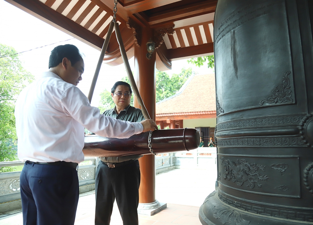 Thủ tướng Phạm Minh Chính dâng hương nơi khởi phát ngày Thương binh – Liệt sĩ