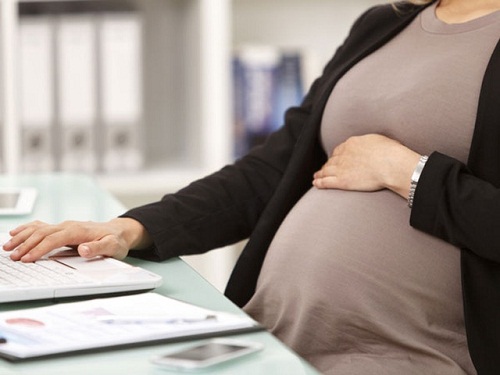 Chế độ với lao động nữ mang thai ra sao kể từ ngày 1/1/2021?