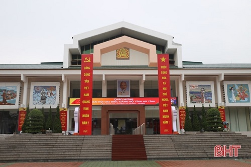 Đại hội đại biểu phụ nữ tỉnh lần thứ XVI được tổ chức tại Trung tâm Văn hóa - Điện ảnh tỉnh.
